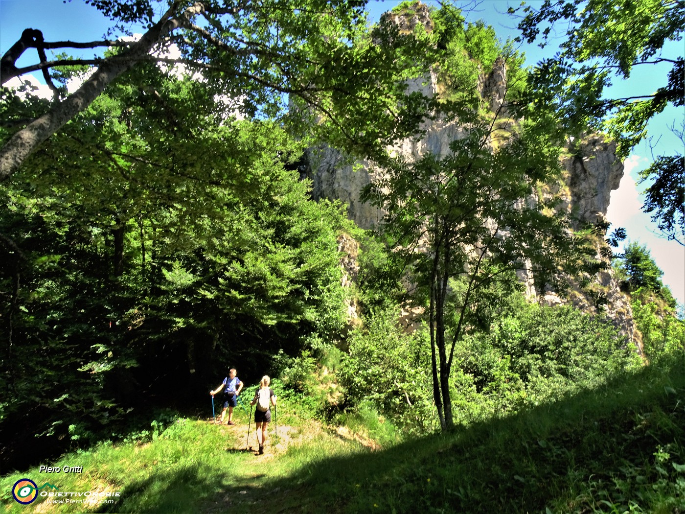 61 Bel roccione ai roccoli di Passo Barbata (1320 m).JPG